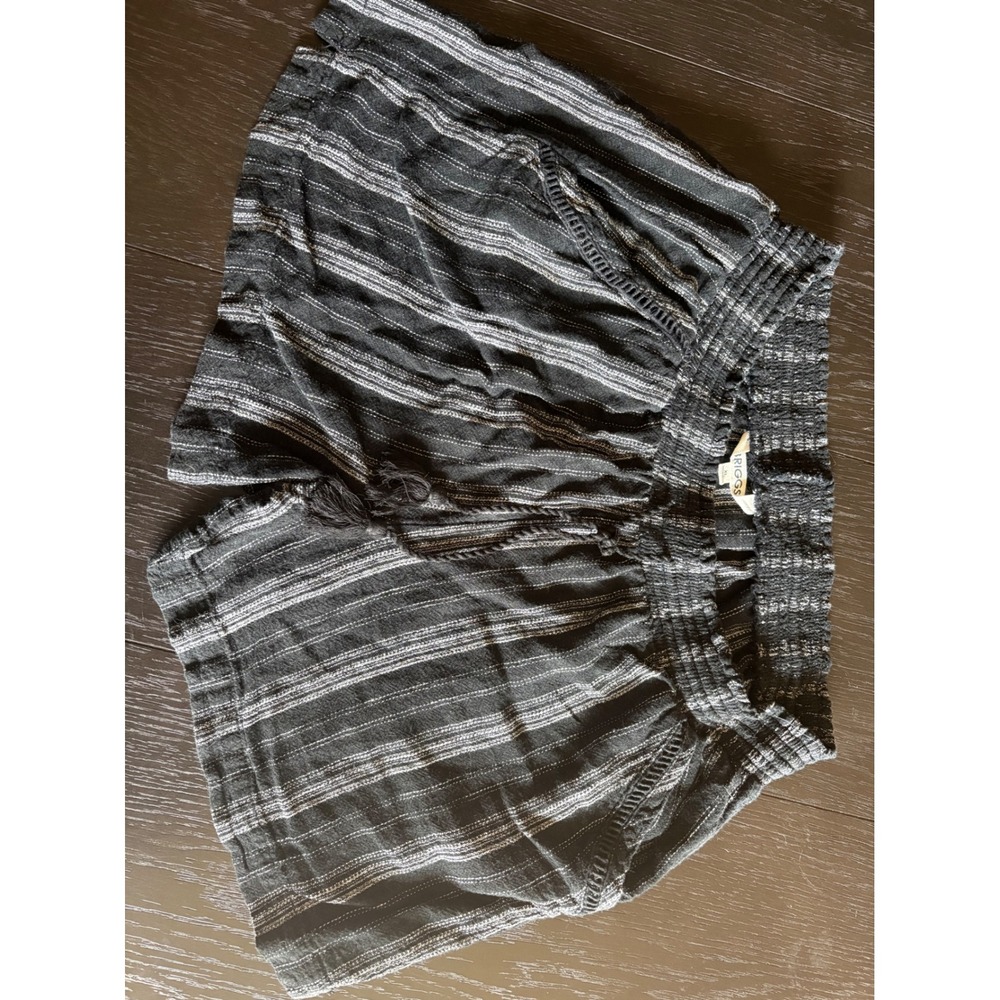 Briggs Striped Shorts Womens XL Black Excellent Smocked Tassel Crochet Trim‎